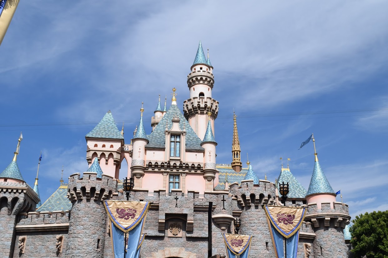 Featured image for “Booking Your First Trip to Disneyland”