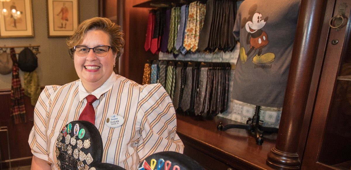 Featured image for “5 Secrets from Expert Disney Pin Traders”