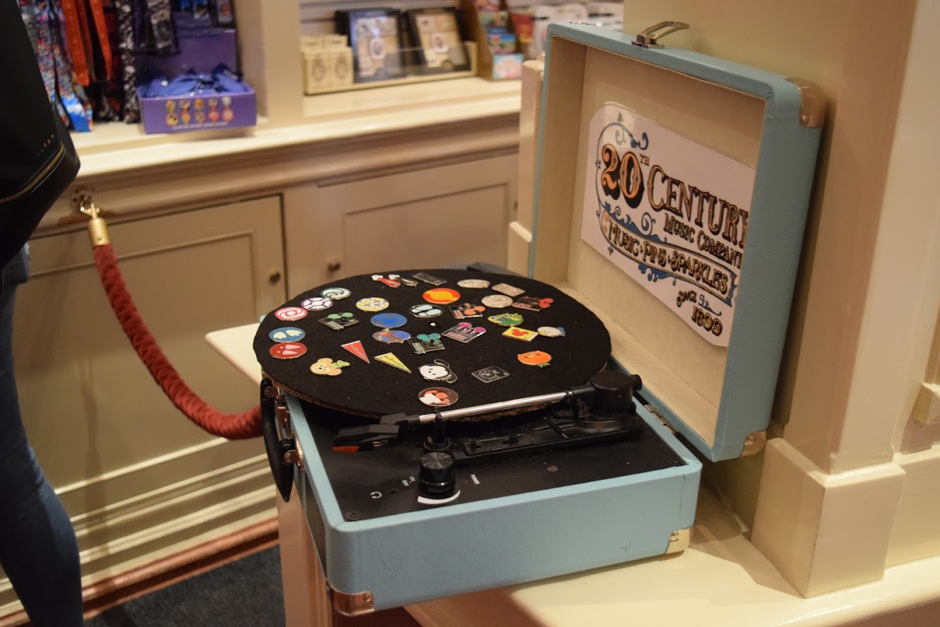Pin Board Record Player Disneyland
