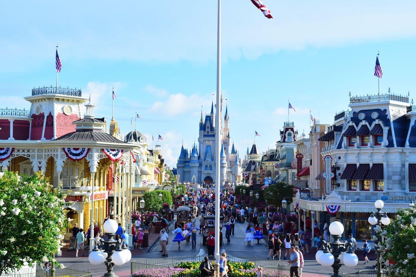 Featured image for “Everything You Need To Know About the 2023 Complimentary Disney Dining Promo Card”