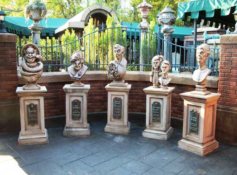 Featured image for “A Virtual Haunted Mansion Murder Mystery”